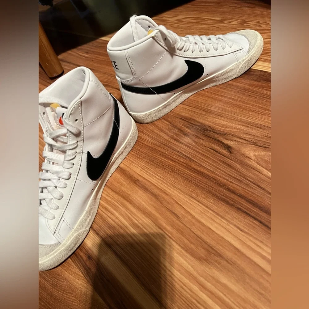 Nike Blazer Mid 77 - Picture 3 of 3